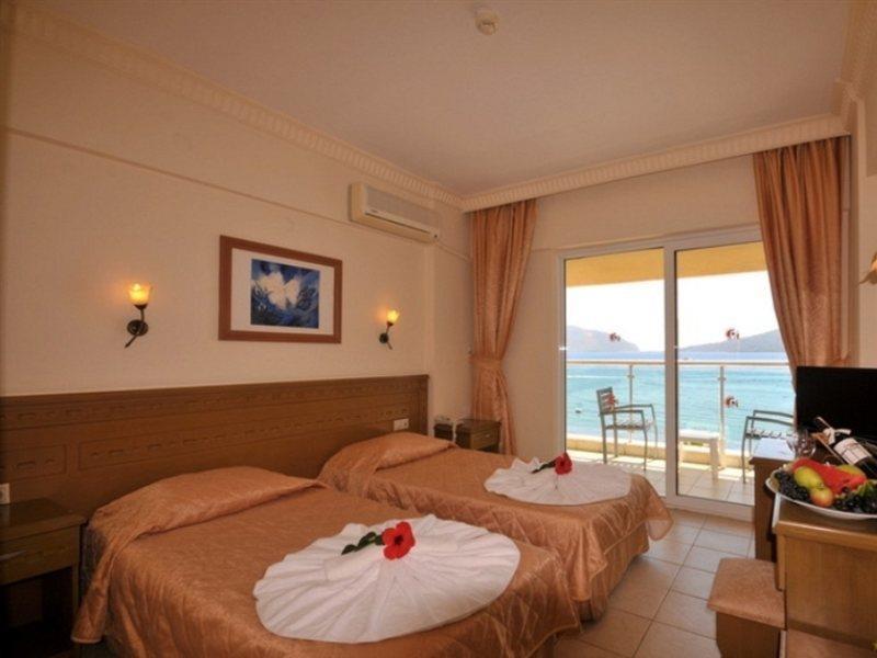 Maris Beach Hotel マルマリス エクステリア 写真