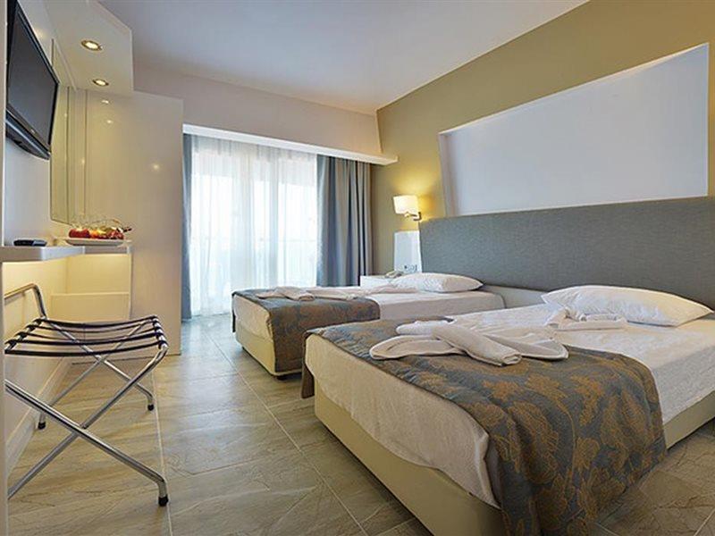 Maris Beach Hotel マルマリス エクステリア 写真